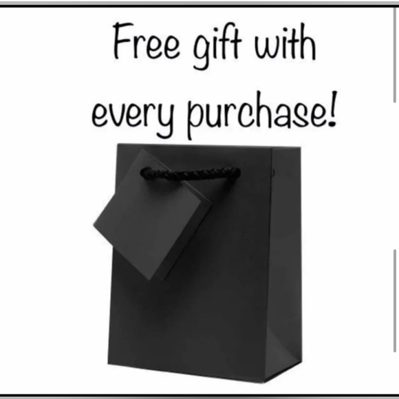 NIP THE MONSTERS Labubu Let's Checkmate Queen Series Vinyl Plush Hanging Card - Picture 3 of 14